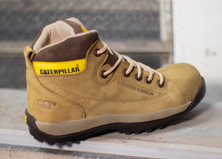 Botas Color CAT Alaska Color Ocre